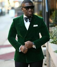 Una chaqueta verde Traje de terciopelo para hombres a medida Novio de boda Piadra Piadra Fiesta de la solapa de sujeción Blazer de doble pecho 240407