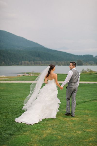 Une couche valse longueur blanc ivoire Champagne voile de mariage bord coupé avec peigne voile de mariée 917p