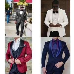 Un nouveau bouton noir à pois smoots smoots châle repeuple garantie arme à hommes costumes de bal de mariage (veste + pantalon + gilet + cravate) Non: 154 201105 Smen