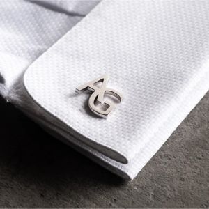 Eén paar aangepaste dubbele initialen manchetjes shirt sieraden voor vrouwelijke mannen roestvrij staal gepersonaliseerde gegraveerde naam manchetclips