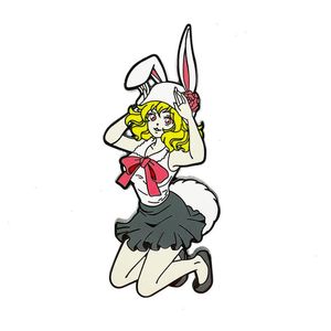 One Piece Bunny Sexy Girl Brooch Migne Anime Movies Games Pin en émail dur collectionne Metal Cartoon Brooch Backpack Hat Hat Sac Collar Badges