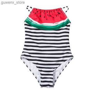 One-pièce Fruit Imprimez les filles enfants un morceau de maillot de bain 2022 Falbala Children Girl Swimwear Monokini Baby Kid Kidwear Bathing Fissure XA039 Y240412