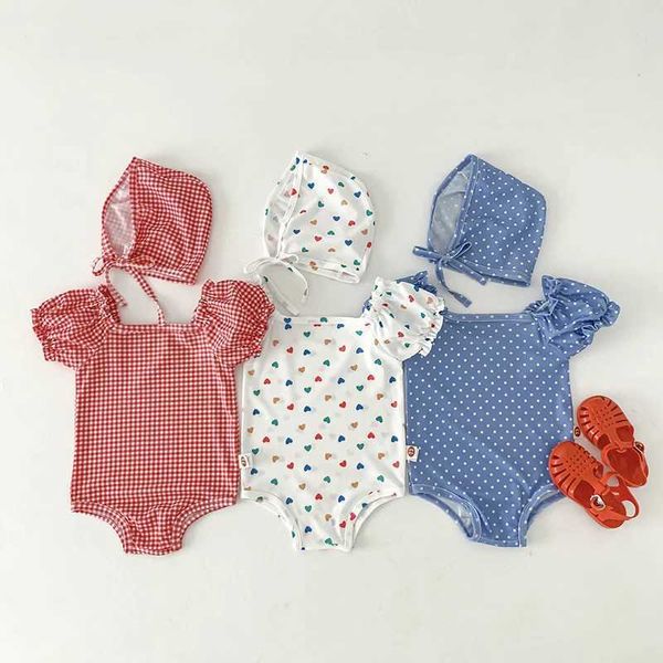 MAINTREMENT SUMBRE SUMME Baby avec casquette de natation One Piece Heart Print Girls Swimwwear Toddler Swim Beach Clothing H240425