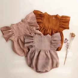 One-pièces Été Nouveaux vêtements de bébé 2022 Girls Small Flying Sleeves Couleur Couleur Pure Girl Baby Baby Cotton and Linen Triangle Rompers