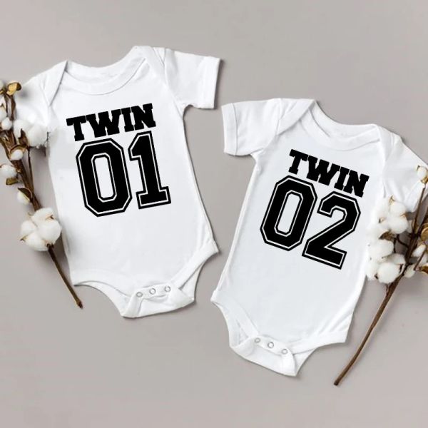 One-pièces jumelles 01 02 Twins imprimés assortis pour bébé bodySuit garçons filles cadeaux pour jumeaux jumeaux