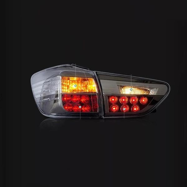 Un juego de luces traseras completas de LED, lámpara trasera para Toyota WISH, señal de giro dinámica, conjunto de iluminación de pieza de automóvil