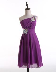 Une épaule perlée cristal courte robe de demoiselle d'honneur violet 2019 genou longueur robe de soirée de mariage à lacets 8219956