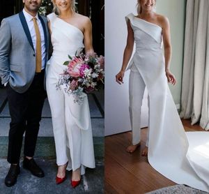 Une épaule bohème robes de mariée combinaison Long Train 2022 extérieur pays jardin robes de mariée avec pantalon costumes vestidos