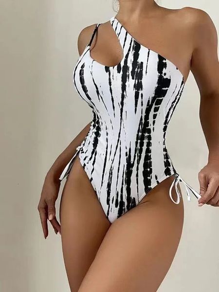 One épaule découpe des maillots de bain femme maillot de bain en noir et blanc rayures imprimer le maillot de bain body de plage monokini 240416