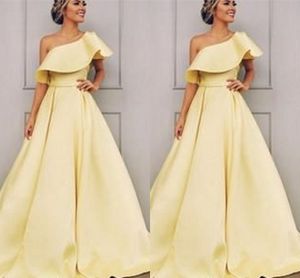 Une épaule jaune clair fête robes de bal Satin décolleté unique princesse robes A-ligne tenues de soirée robes de bal robe de novia robes