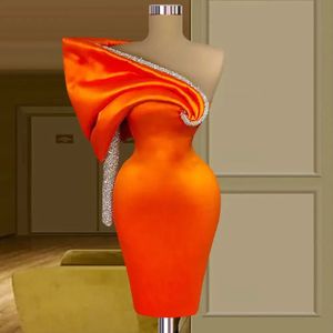 Een Schouder Oranje Korte Zeemeermin Prom Dresses 2024 Mini Sparkly Kralen Vestidos De Cocktail Satijn Partij Jassen 240320