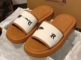 Één woord slippers dames 2023 zomer nieuwe gingham dik dikke slippers anti-odor buiten slijtage flat sandalen