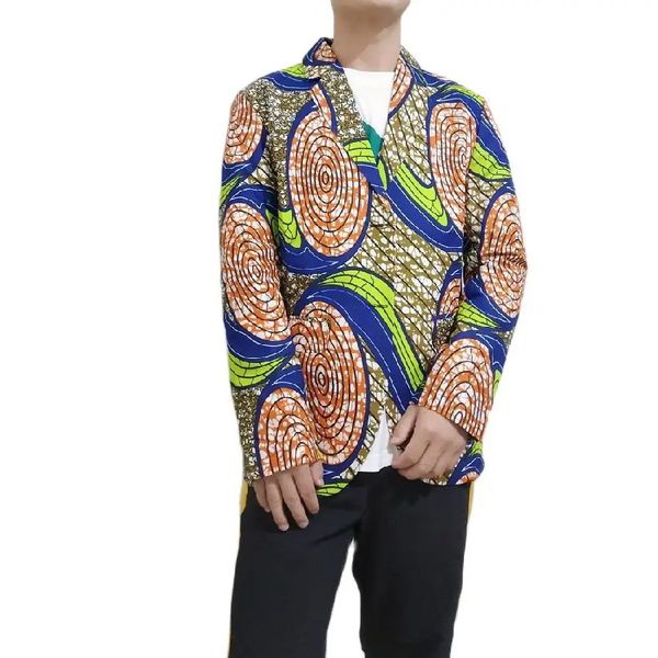 Une seule fois des imprimés de mode africains Blazers à bas prix de traitement de l'occasion vestes ankara motifs de mariage masculin usure 240426