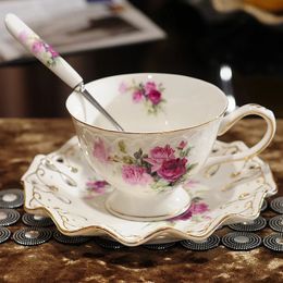 Tire de thé européen ontinental en céramique tasse de tasse de café britannique Highgrade Bos Bos Chine et soucoupe avec une cuillère 240508
