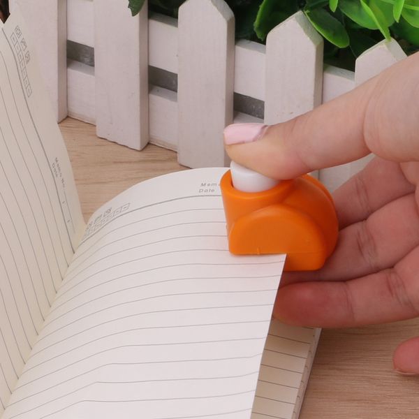 Ootdty 1pc Hole Punch Craft DIY Cartes de scrapbooking Imprimée papier Shaper Mini Cutter Color aléatoire 2018 NEW NOUVEAU