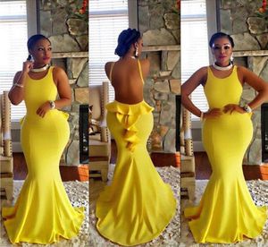 Open Back Sexy Prom Robes Sermiade Ruffles Long Sweep Vestidos de Novia Sans manches Bright Yellow Blowns6107059