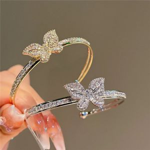 Bracles ouverts pour les femmes Girl Shine White Cubic Zircon Butterfly Luxury Fine bijoux Tempérament Bracelets Party Accessoires 240523