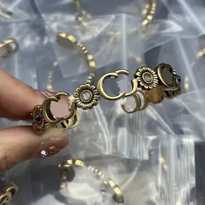 Bracelet d'amoureux ouvert, bracelets de luxe de styliste, rétro en or pour femmes, fourniture de bijoux à la mode