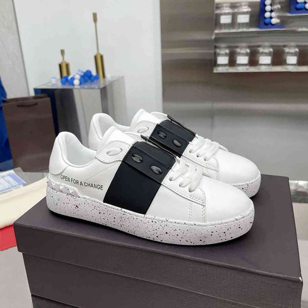 Abierto con banda Sneaker Stud Diseñadores Zapatos para hombres Mujeres Pisos Spikes Zapatillas de deporte Plataforma Deportiva Entrenador Crystal Sneaker Blanco Negro Verde