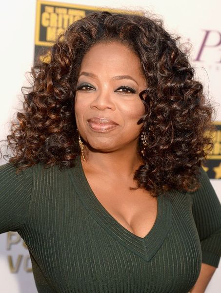 mode oprah winfrey coiffure brun foncé bouclés dentelle avant perruques de cheveux brésiliens perruques sans colle pour les femmes noires DIVA expédition rapide