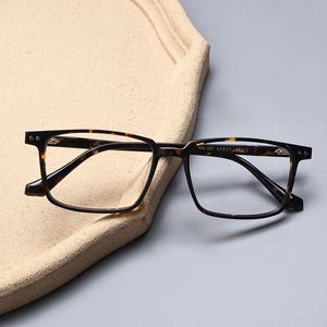 Lunettes optiques pour hommes femmes rétro designer NN-087 mode lunettes en tôle cadre élasticité détaillée style carré plaque de lentille anti-lumière bleue avec boîte