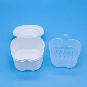 Boîte de bain dentaire de soins dentaires oraux Boîte de rangement fausse de dents avec boîte de prothèse de récipient net suspendu avec filet sept