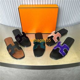 Oran sandales été pantoufles en cuir européennes et américaines nouvelles sandales plates en velours Oran mode pantoufles polyvalentes femmes vacances à la plage sur ont logo HBRG2Z