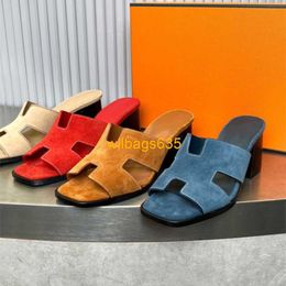 Oran Sandales Été Pantoufles En Cuir Gaoding 2024 Nouveau Rétro Talon Épais Sandales En Cuir Véritable Mode Pantoufles De Plage Femmes 65cm Vêtements D'extérieur ont le logo HBHQNP