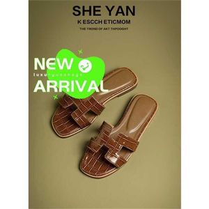 Oran Sandals Summer Leather Slippers authentique en cuir adapté à toutes les pantoufles de motif pour les femmes extérieures lorsque vous portez de nouveaux Instagram Fashion Summer S 9HFQ