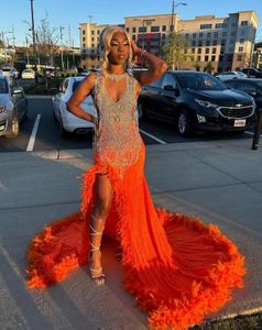 Oranje Afrikaanse sprankelende prom ceremonie formele jurken voor zwart meisje sprankelende diamant tassel fluwelen spleet avondgala -jurk
