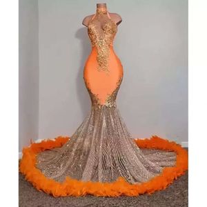 Robes de bal sirène Orange noir pour filles, en Satin, perles, paillettes, col haut, plumes, jupe de soirée formelle pour femmes