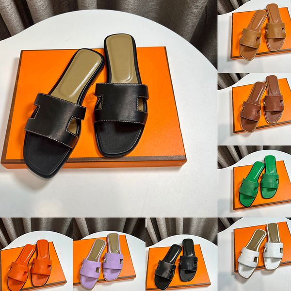 Zapatillas de diseñador para mujer Damas Pisos de cuero Diapositivas Casa Claquetas al aire libre Moda Marcas de lujo Mujer Sandalias Sliders Tamaño 35-42 Zapatos de verano Diapositivas