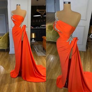 Oranje avondjurk lang formeel 2022 een schouder kralen met hoge spleet Arabische Dubai vrouwen prom jurken avondjurken c0316 259H