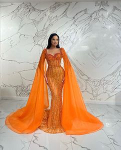 Robes de bal de forme sirène orange, sans manches, col en V, bretelles, capes en dentelle, appliques de dentelle, paillettes, longueur au sol, perles, robes de soirée formelles de célébrité, grande taille, sur mesure