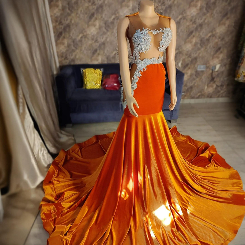 Vestidos de baile laranja para ocasiões especiais Promdress ilusão Aplicado de miçangas de vidro de veludo de pescoço vestidos de festa de festas de veludo de segunda recepção para mulheres negras AM878