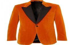 Oranje fluwelen Men039S Dinner Past Peak Rapel Prom Bruidegom Tuxedos Custom Made Man Suit Velvet Blazer en Black Pants1057322