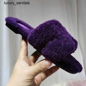 Orans Pantoufles Laine Sandales Pour Femmes Pantoufles D'hiver En Cuir Véritable Gâteau De Mouton Et Laine Vêtements D'extérieur Pour Femmes Intégrés Décontracté Chaud Un Mot Nouveau En Automne Hiver Rj