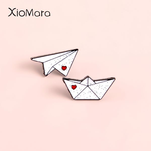 Avión de papel de Origami, barco de papel, broche de amante de la artesanía blanca esmaltada, Pin con distintivo de Metal, bonito disfraz de moda para niños, regalo de joyería