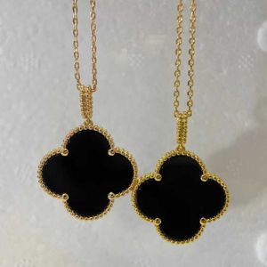 Original 1to1 Van C-A Herbe Quatre Feuilles 25mm Blanc Fritillaria Chandail Chaîne Collier Lumière De Luxe Noir Agate Pendentif Laser Voiture Fleur Haute Édition BijouxS8ZA