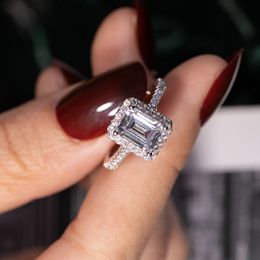 Bagues de fiançailles originales en argent sterling 925 pour femmes de luxe coupe émeraude 3CT simulé diamant platine bijoux