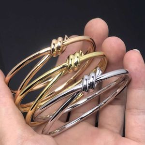 Origineel merk TFF armband knoop nieuw product kaal goud modeontwerp geavanceerde persoonlijkheid vlindertouw gewikkeld