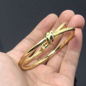 Bracelet TFF original nœud nouveau produit Bare Gold Fashion Design Advanced Personality Butterfly Corde enveloppée de logo RNHN