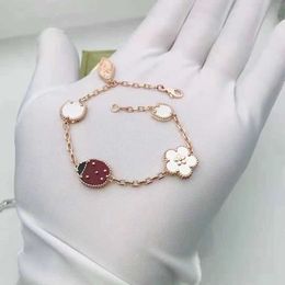 Origineel door ontwerper Van V Gold Dik Ploated 18K Rose zeven sterren Ladybug armband voor vrouwen met twee kanten die een klein geschenk vriendin sieraden dragen