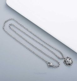 Collier de luxe de design original Classic Classic Double G Silver Lion Head Valentine039s Gift Straight Jewelry Designer Pendant 5664181