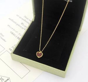 Designer original mignon filles coeur agate rouge pendentif collier étrangleur femmes élégantes filles amour argent 18 carats or rose VC logo graver chaîne bijoux de mariage de mode 45cm