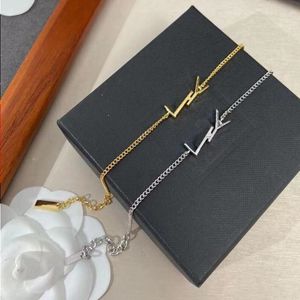 Originele Designer Girls 'Vrouwen Letterbanden Elegant Love 18K Gold Bangles y Charm Bracelet Fashion Jewelry Lady Party Pslew