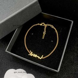 Designer original girlsl féminins lettre bracelets élégant amour 18k brangles d'or y logo bracelet grave bijoux de mode dame p 888