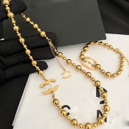 Designer bijoux de créateur d'origine ensemble de concepteurs marqués or Colliers de luxe en acier inoxydable lettres de cou collier pendent perles de chaîne accessoires de chaîne