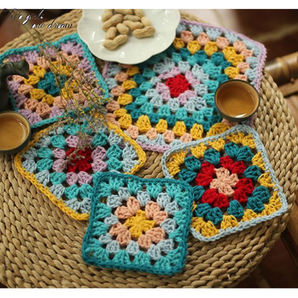 Original hecho a mano crochet tapetes traje cuadrado diy colores posavasos comedor mesa decoración manteles bandeja prop 12-19 cm 10 unids / t200708
