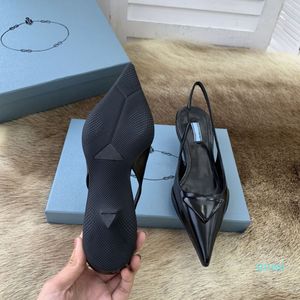 Modèles originaux P-DA Luxury Designer Brand Sandales pointues 2021 Dernière mode Femmes Véritable Cuir Bouche peu profonde Talons hauts Sandal 0655